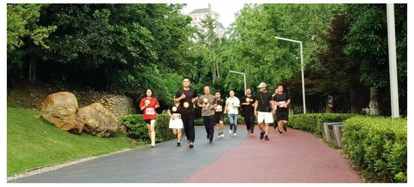 “FUN”掉烦恼，跑出快乐，上海湘汇天衡首届跑步比赛圆满完成
